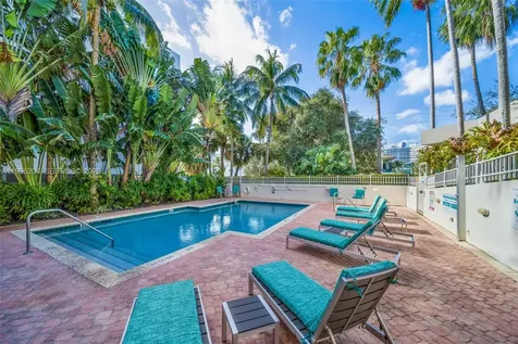 1621 Bay Road Miami Beach FL 33139