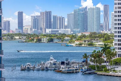 1621 Bay Road Miami Beach FL 33139