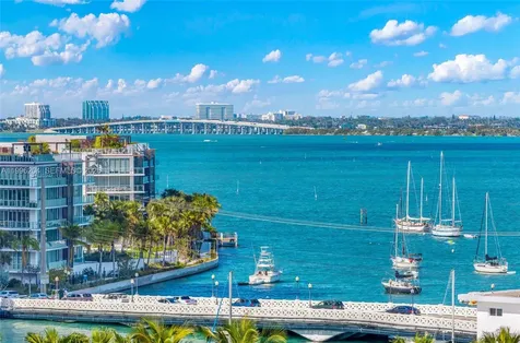 1621 Bay Road Miami Beach FL 33139