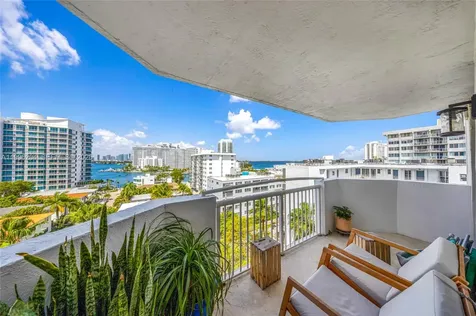 1621 Bay Road Miami Beach FL 33139