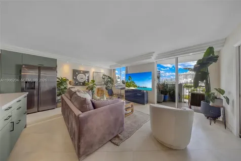 1621 Bay Road Miami Beach FL 33139