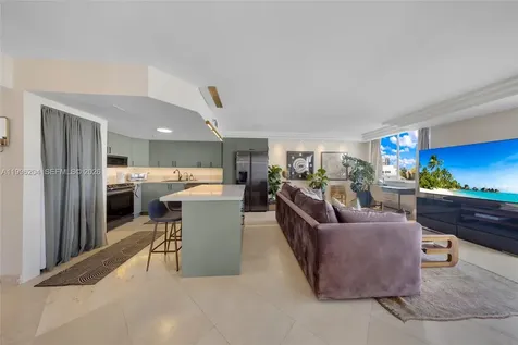 1621 Bay Road Miami Beach FL 33139
