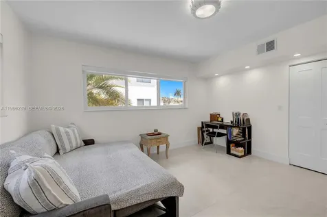 462 Golden Isles Drive Hallandale Beach FL 33009
