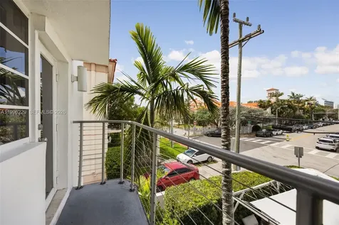 3915 N Meridian Avenue Miami Beach FL 33140