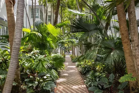 3915 N Meridian Avenue Miami Beach FL 33140