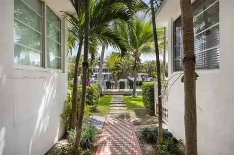 3915 N Meridian Avenue Miami Beach FL 33140