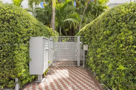 3915 N Meridian Avenue Miami Beach FL 33140