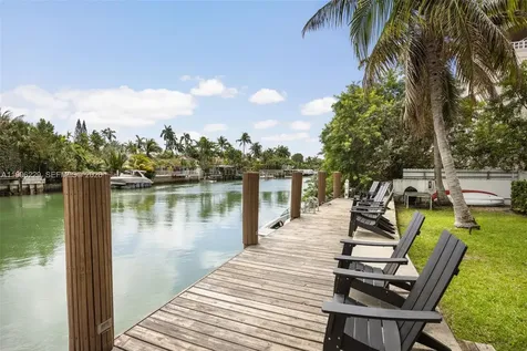 3915 N Meridian Avenue Miami Beach FL 33140