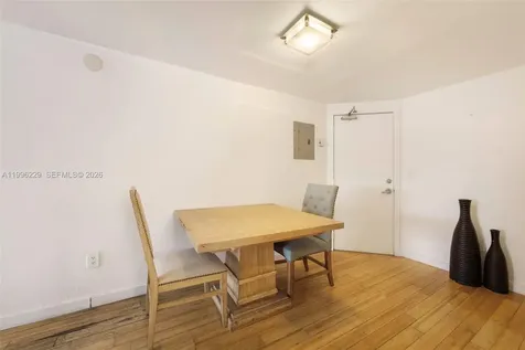 3915 N Meridian Avenue Miami Beach FL 33140