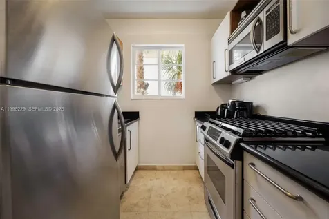 3915 N Meridian Avenue Miami Beach FL 33140