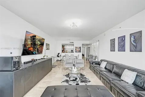 3330 NE 190th Street Aventura FL 33180