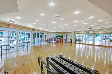 3330 NE 190th Street Aventura FL 33180