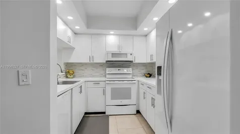 100 SW 130th Terrace Pembroke Pines FL 33027