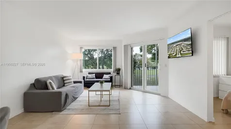 100 SW 130th Terrace Pembroke Pines FL 33027