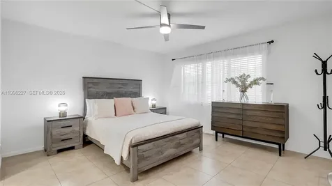 100 SW 130th Terrace Pembroke Pines FL 33027