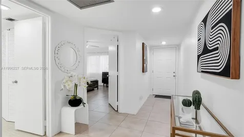 100 SW 130th Terrace Pembroke Pines FL 33027