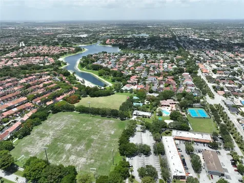 10101 SW 154th Cir Court Miami FL 33196