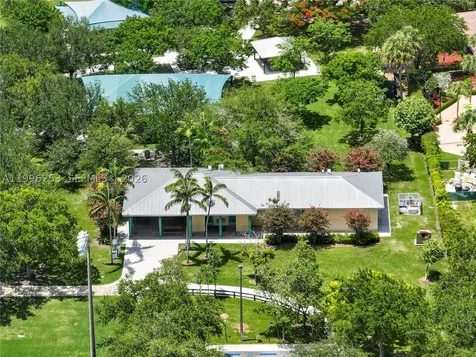 10101 SW 154th Cir Court Miami FL 33196