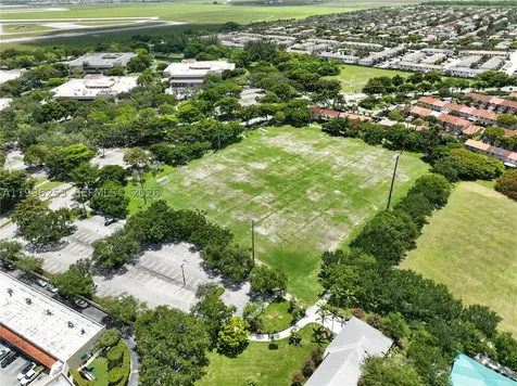 10101 SW 154th Cir Court Miami FL 33196