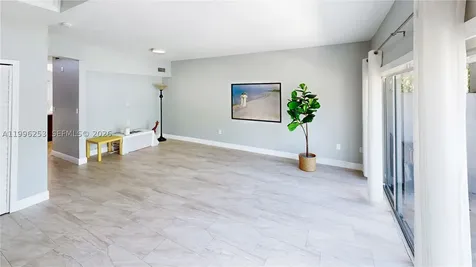 10101 SW 154th Cir Court Miami FL 33196
