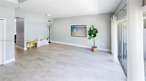 10101 SW 154th Cir Court Miami FL 33196