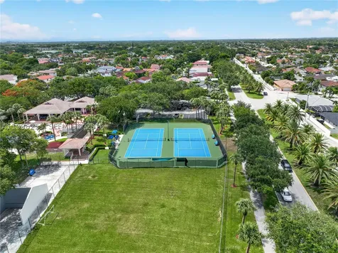 10101 SW 154th Cir Court Miami FL 33196