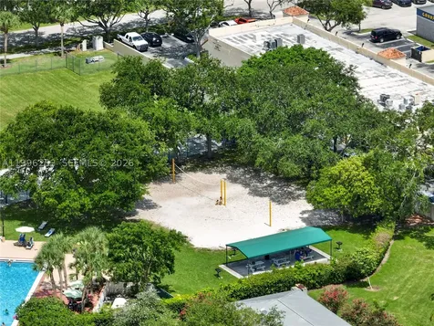 10101 SW 154th Cir Court Miami FL 33196