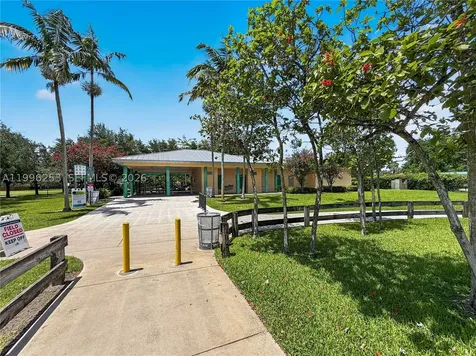 10101 SW 154th Cir Court Miami FL 33196