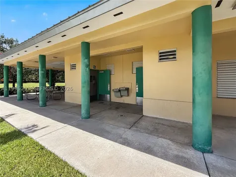 10101 SW 154th Cir Court Miami FL 33196