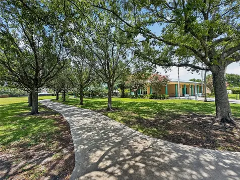 10101 SW 154th Cir Court Miami FL 33196