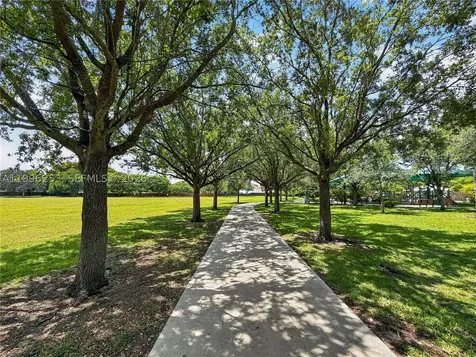 10101 SW 154th Cir Court Miami FL 33196