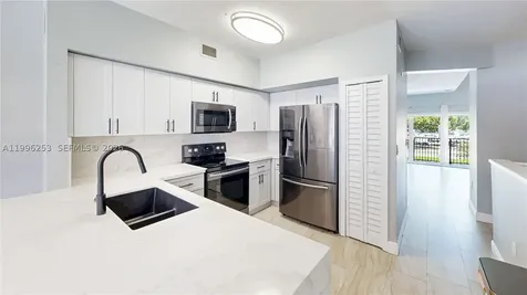 10101 SW 154th Cir Court Miami FL 33196