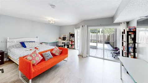 10101 SW 154th Cir Court Miami FL 33196