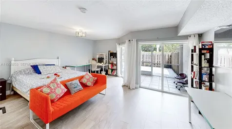 10101 SW 154th Cir Court Miami FL 33196