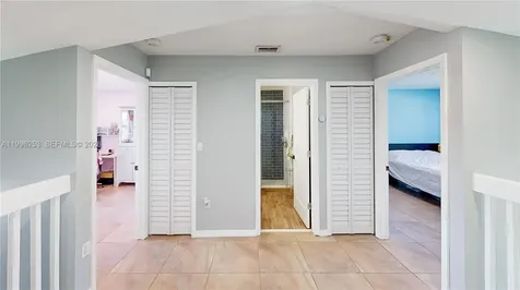 10101 SW 154th Cir Court Miami FL 33196