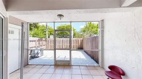 10101 SW 154th Cir Court Miami FL 33196