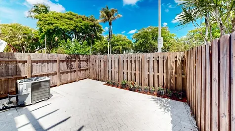 10101 SW 154th Cir Court Miami FL 33196