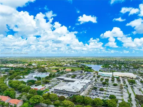 10101 SW 154th Cir Court Miami FL 33196