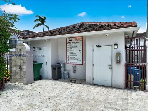 10101 SW 154th Cir Court Miami FL 33196