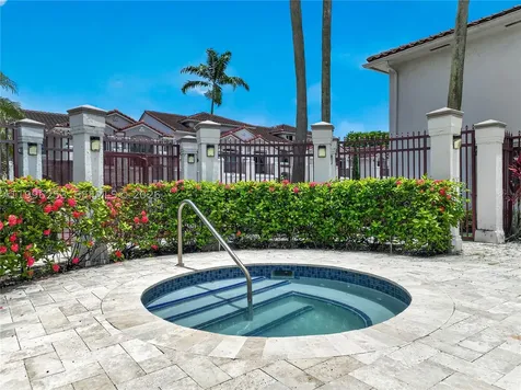10101 SW 154th Cir Court Miami FL 33196