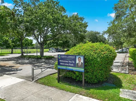 10101 SW 154th Cir Court Miami FL 33196