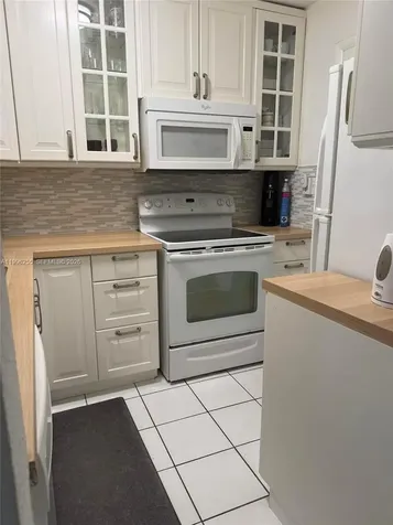 17050 NE 14th Avenue Miami FL 33162