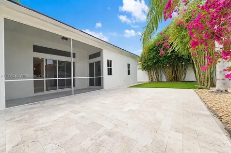 717 Tanglewood Circle Weston FL 33327