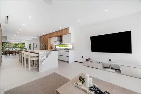 420 SW 15th Road Miami FL 33129