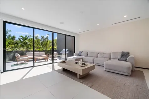 420 SW 15th Road Miami FL 33129