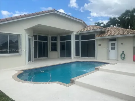 3066 Lakewood Circle Weston FL 33332