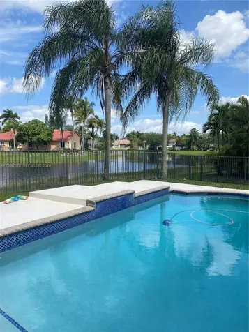 3066 Lakewood Circle Weston FL 33332