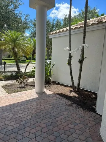 3066 Lakewood Circle Weston FL 33332