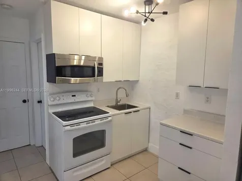 34 SW 6th Avenue Dania Beach FL 33004