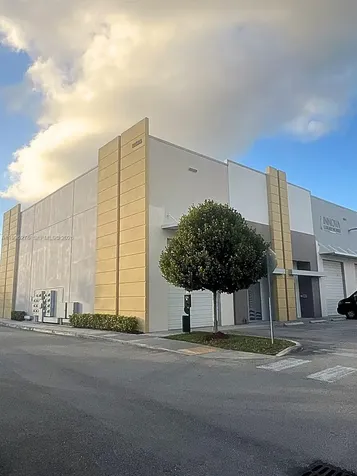 10893 NW 17th Street Sweetwater FL 33172